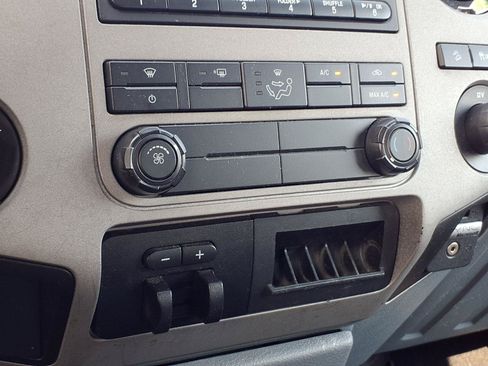Used 2013 Ford F350 XLT w/ Chrome Pkg AWD/4WD image 10