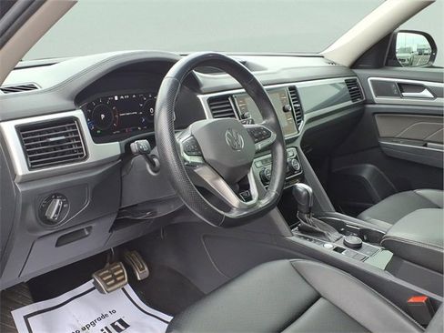 Used 2022 Volkswagen Atlas SEL R-Line image 6