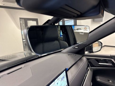 New 2026 Mitsubishi Outlander LE FWD image 23