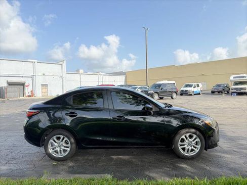 Used 2018 Toyota Yaris iA FWD image 9