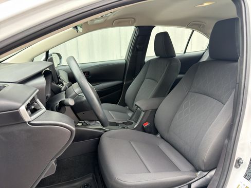 Used 2026 Toyota Corolla LE FWD image 11