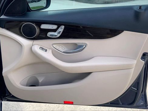 Used 2018 Mercedes-Benz C 300 Sedan image 23