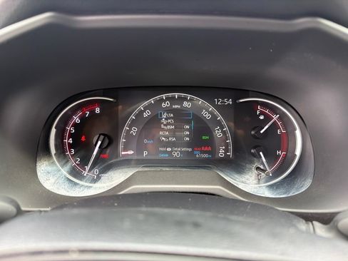Used 2024 Toyota RAV4 XLE AWD/4WD image 9
