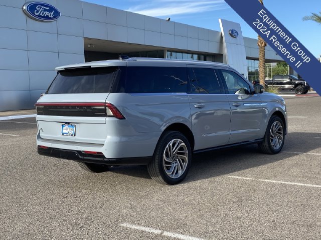 Used 2025 Lincoln Navigator L Reserve AWD/4WD image 7