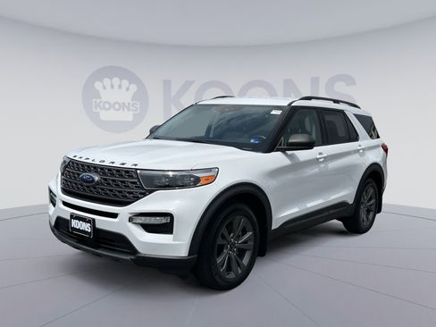 Used 2021 Ford Explorer XLT w/ Equipment Group 202A AWD/4WD image 5