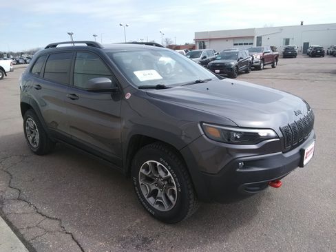 Used 2020 Jeep Cherokee Trailhawk w/ Cold Weather Group AWD/4WD image 4