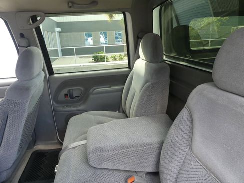 Used 2000 Chevrolet Silverado 3500 2WD Crew Cab image 64