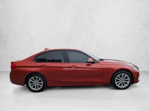 Used 2018 BMW 320i xDrive Sedan image 4