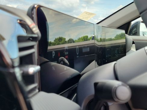 New 2025 Nissan Kicks SR image 20