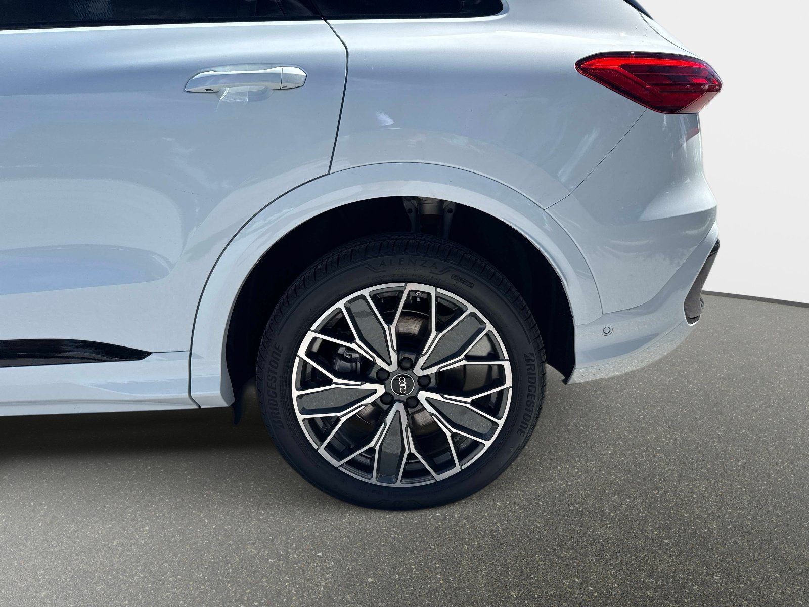 New 2026 Audi Q5 Premium Plus AWD/4WD image 10