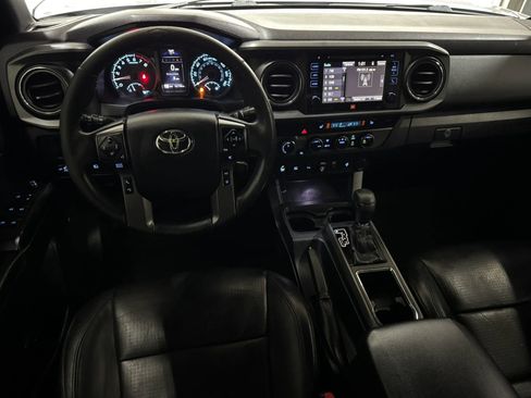 Used 2018 Toyota Tacoma TRD Off-Road image 17