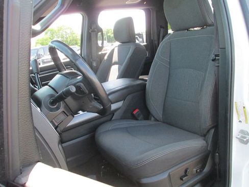 Used 2024 RAM 2500 Big Horn w/ Sport Appearance Package AWD/4WD image 20