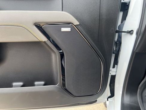 Used 2022 Chevrolet Silverado 1500 ZR2 w/ Technology Package image 13