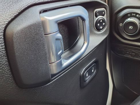 Used 2026 Jeep Wrangler Unlimited Sport AWD/4WD image 12