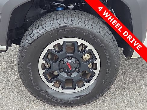 Used 2024 Toyota Tacoma TRD Off-Road image 7