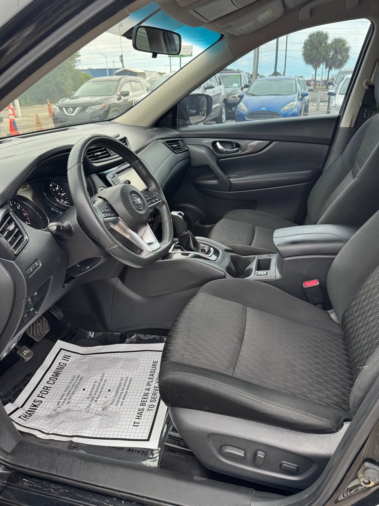 Used 2017 Nissan Rogue SV w/ SV Premium Package FWD image 8
