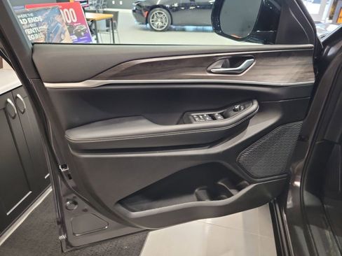 New 2026 Jeep Grand Cherokee Altitude AWD/4WD image 6