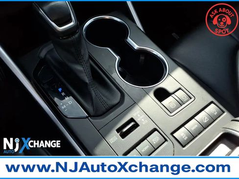 Used 2020 Toyota Highlander XLE image 34