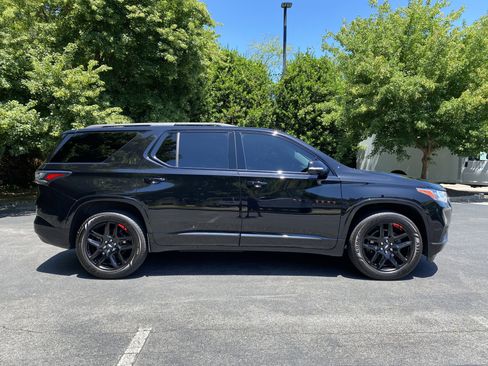 Used 2020 Chevrolet Traverse Premier w/ Redline Edition FWD image 10