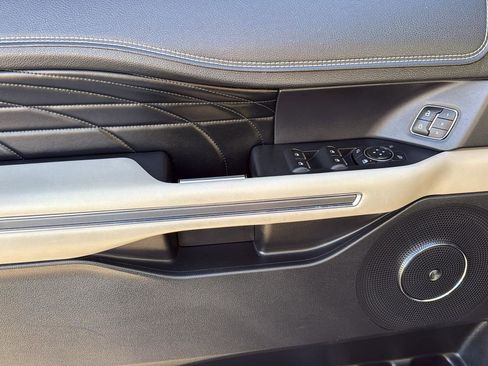 Used 2018 Ford Expedition Max Platinum image 9