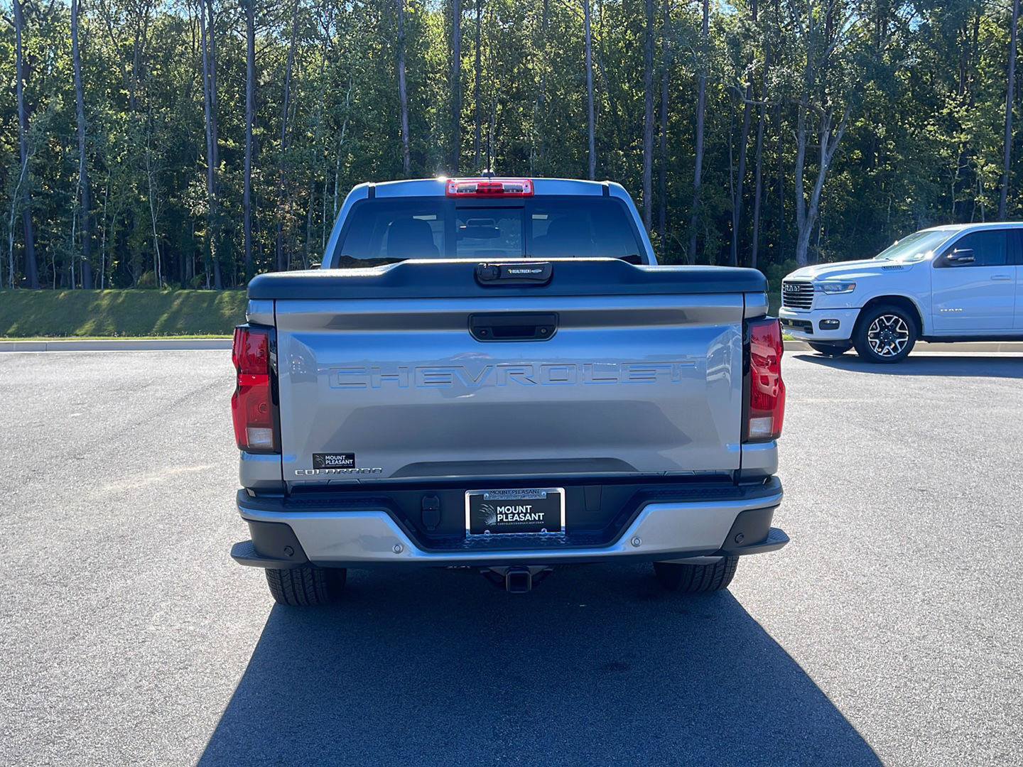 Used 2025 Chevrolet Colorado LT w/ LT Convenience Package AWD/4WD image 6