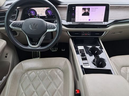 Used 2024 Volkswagen Atlas SEL Premium R-Line image 20