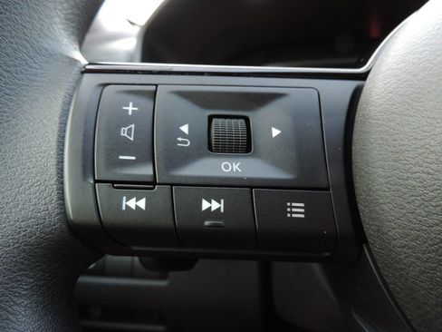 Certified 2023 Nissan Rogue SV FWD image 26