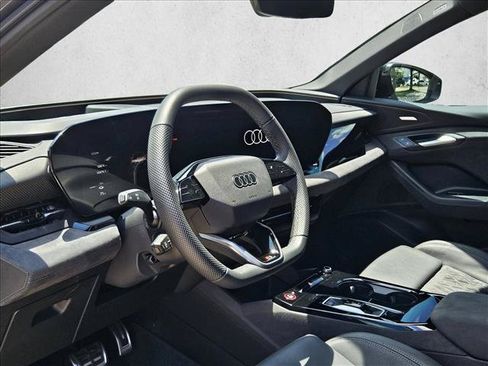 Certified 2025 Audi SQ6 e-tron Premium Plus w/ Premium Plus AWD/4WD image 12