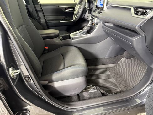 Used 2023 Toyota RAV4 SE image 13