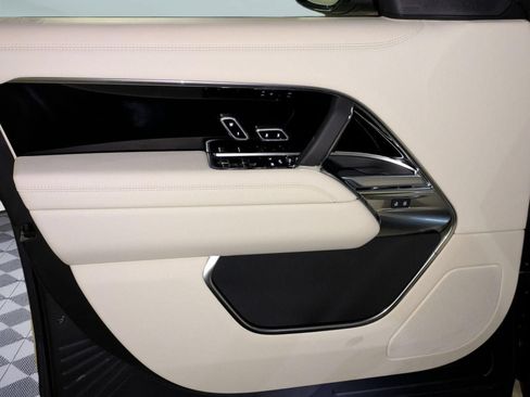 New 2026 Land Rover Range Rover SE AWD/4WD image 11