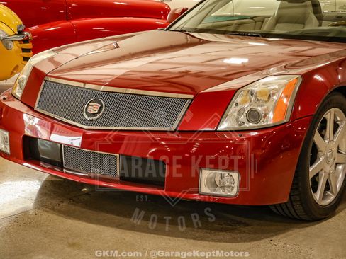 Used 2005 Cadillac XLR RWD image 38