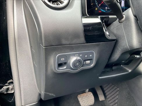 Used 2021 Mercedes-Benz GLA 250 image 33
