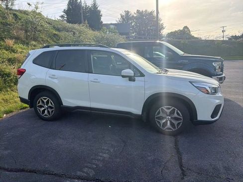 Used 2019 Subaru Forester Premium AWD/4WD image 13