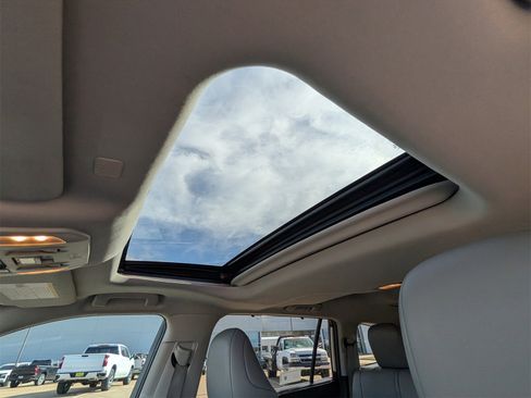 Used 2021 Toyota Highlander XLE image 18