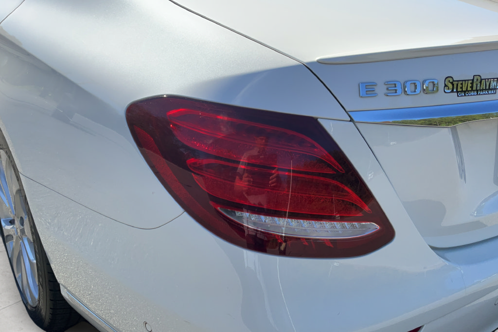 Used 2017 Mercedes-Benz E 300 image 28