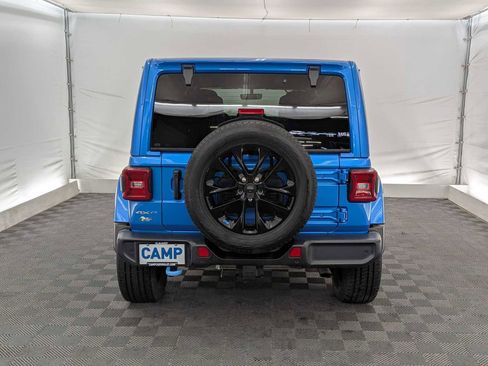 Used 2022 Jeep Wrangler Unlimited Sahara w/ Cold Weather Group image 5