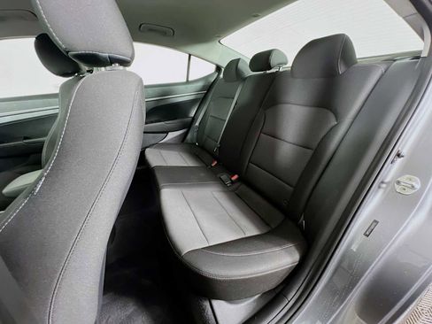 Used 2018 Hyundai Elantra SE image 22