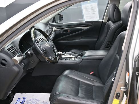 Used 2017 Lexus LS 460 AWD image 18