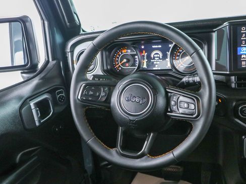 Used 2024 Jeep Wrangler Unlimited Sport AWD/4WD image 13