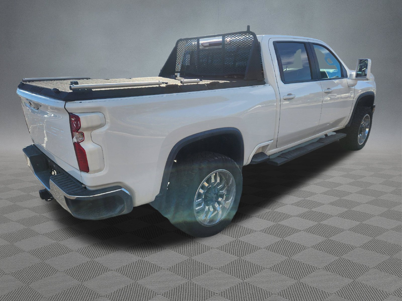 Used 2022 Chevrolet Silverado 3500 LT w/ Convenience Package AWD/4WD image 4