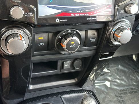 Used 2022 Toyota 4Runner TRD Off-Road Premium AWD/4WD image 20