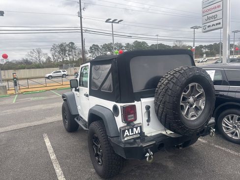 Used 2015 Jeep Wrangler Sport image 8