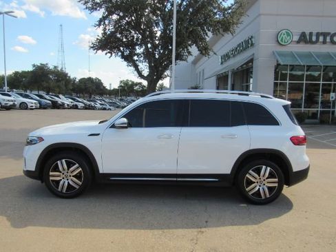 Used 2022 Mercedes-Benz EQB 300 4MATIC w/ Exclusive Package image 12