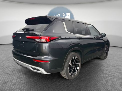 Used 2024 Mitsubishi Outlander SE AWD/4WD image 3