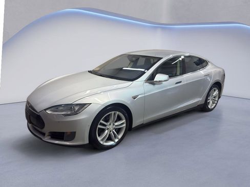 Used 2016 Tesla Model S 60D AWD/4WD image 3