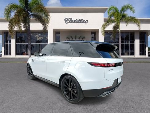 Used 2025 Land Rover Range Rover Sport SE image 10