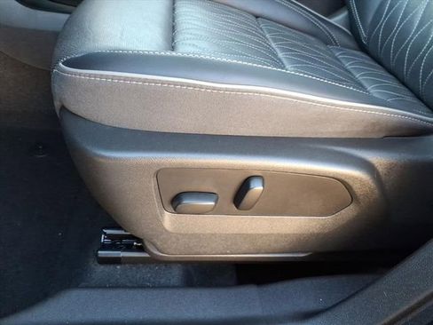 Used 2023 Buick Envision Avenir image 14