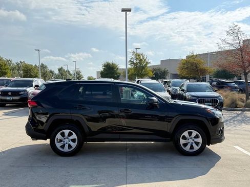 Used 2025 Toyota RAV4 LE AWD/4WD image 6