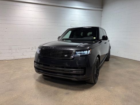 New 2026 Land Rover Range Rover Long Wheelbase SE AWD/4WD image 2