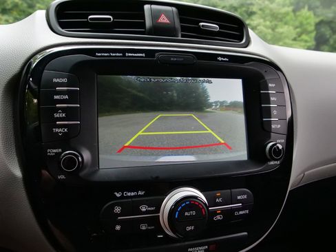 Used 2019 Kia Soul + w/ Audio Package image 10